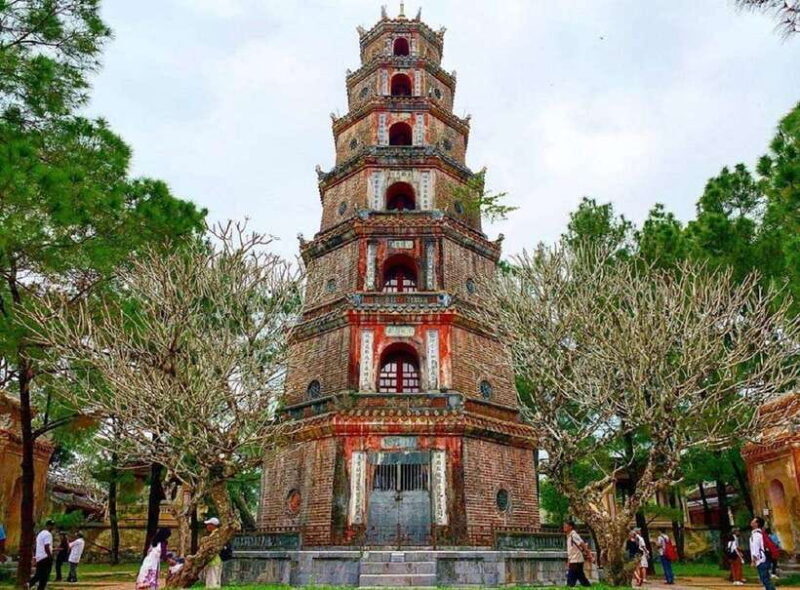 Hue Boat Tour on Perfume River With Royal Tombs - Tour Experience