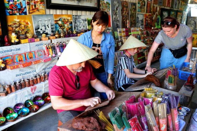 Hue City Motorbike Tour to Countryside, Pagoda & Royal Tombs - Frequently Asked Questions