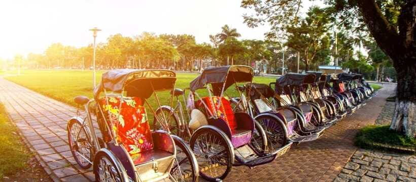 Hue Cyclo Tour, Folk Music on Perfume River With Hue Cuisine - Hue Cuisine Specialties