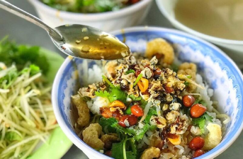 Hue Food Tour by Walking or Cyclo or Motorcycle With Driver! - Tour Guide and Group Size