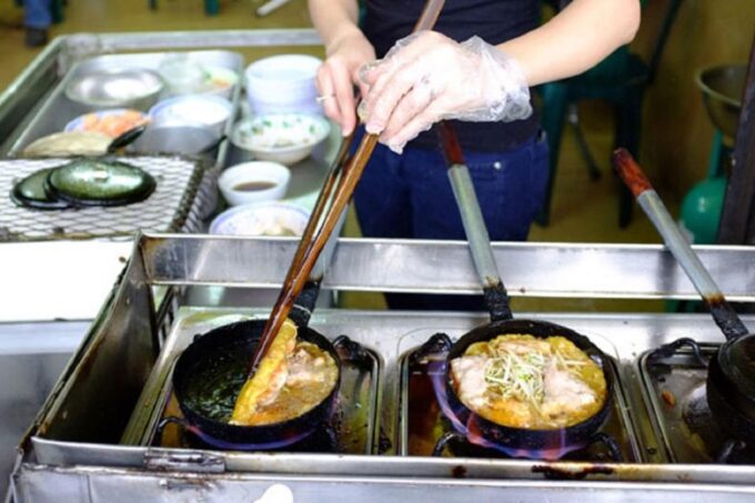 Hue Food Tour by Walking or Cyclo or Motorcycle With Driver! - Booking and Customization
