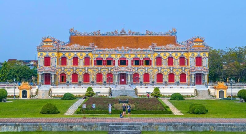 Hue: Hue Walking Tour to Imperial Citadel With Tour Guide - Key Points