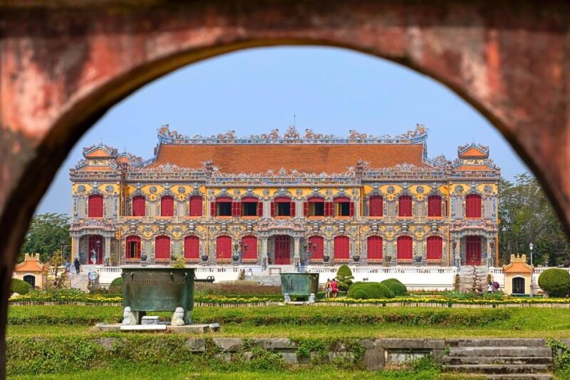 Hue: Hue Walking Tour to Imperial Citadel With Tour Guide - Itinerary Highlights