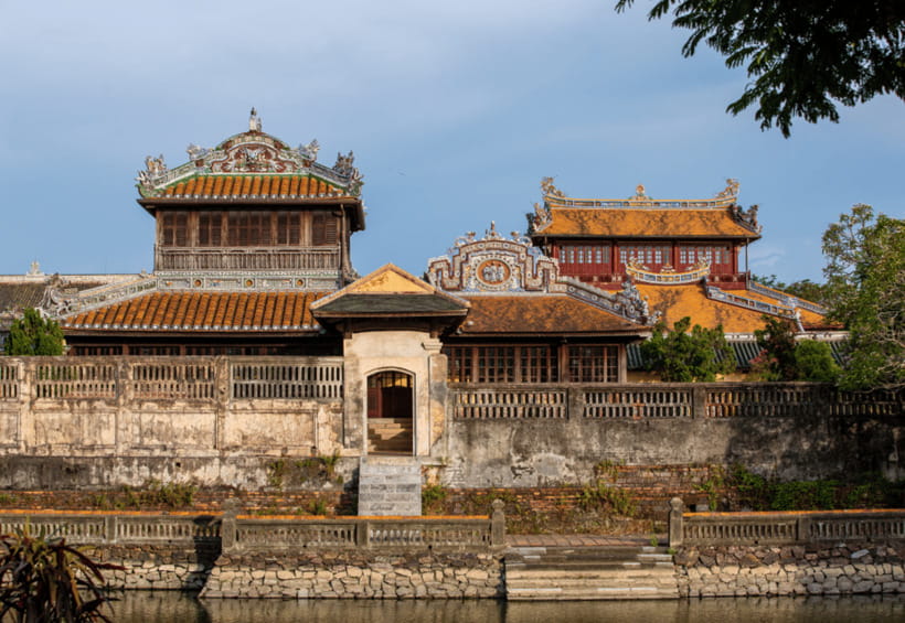 Hue: Imperial City and Forbidden City Photography Tour - Iconic Stops: Thái Hòa Palace and Hien Lam Pavilion