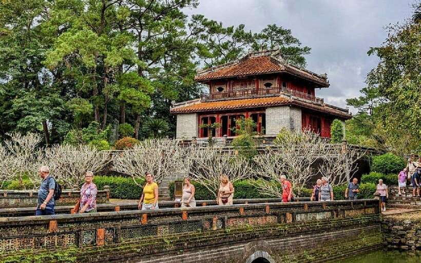Hue Imperial City Tour via Hai Van Pass or Hai Van Tunnel - Tips for a Great Experience