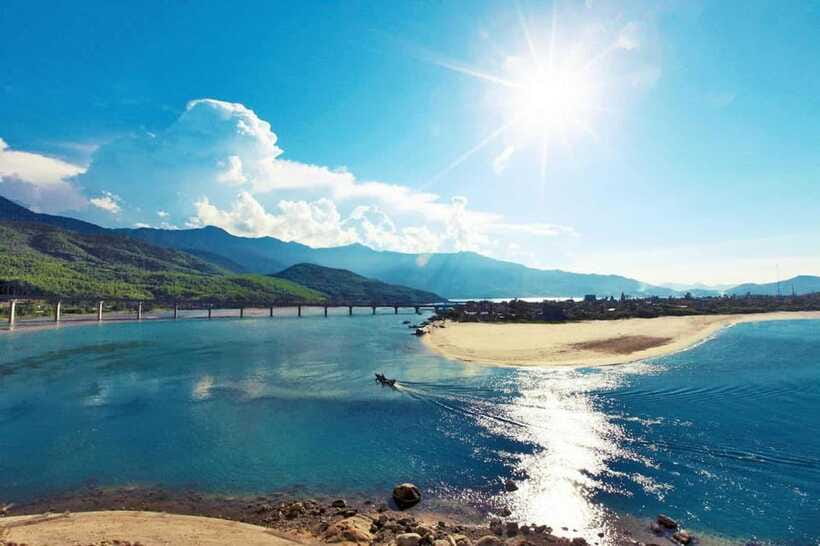 Hue: Lang Co Beach, Lap an Lagoon, Hai Van Pass Daily Tour - Popular Activities at Lang Co Beach