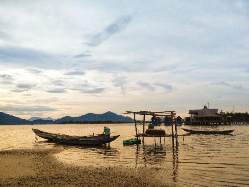Hue or Hoi An: Golden Bridge Drive by Private Car - Itinerary and Highlights