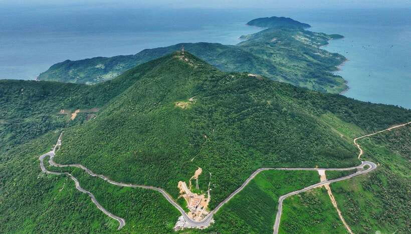 Hue : Private Car to Hoi an via Haivan Pass & City of Ghosts - Scenic Stops Along the Route