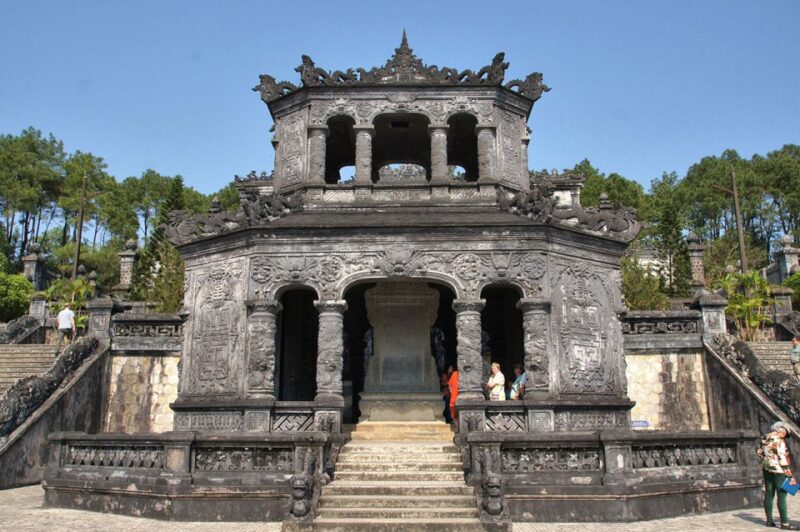 Hue: Royal Tombs, Pagoda, Perfume River by Dragon Boat & Car - Khai Dinh Tomb