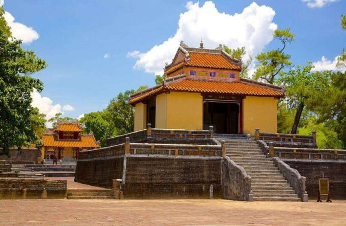 Hue Royal Tombs Tour to Visit Best Tombs of the Emperors - Customer Reviews: Feedback From Previous Travelers