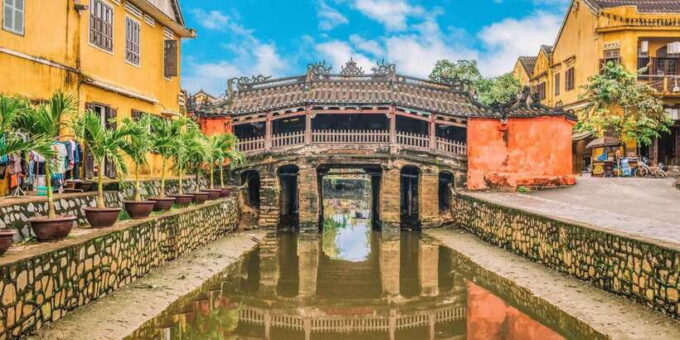 Hue to Hoi An Van Tour With English Guide & Scenic Views - Tips for a Memorable Experience
