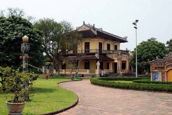 Hue Walking Tour to Imperial Citadel and Forbidden City - Informative Local Guide