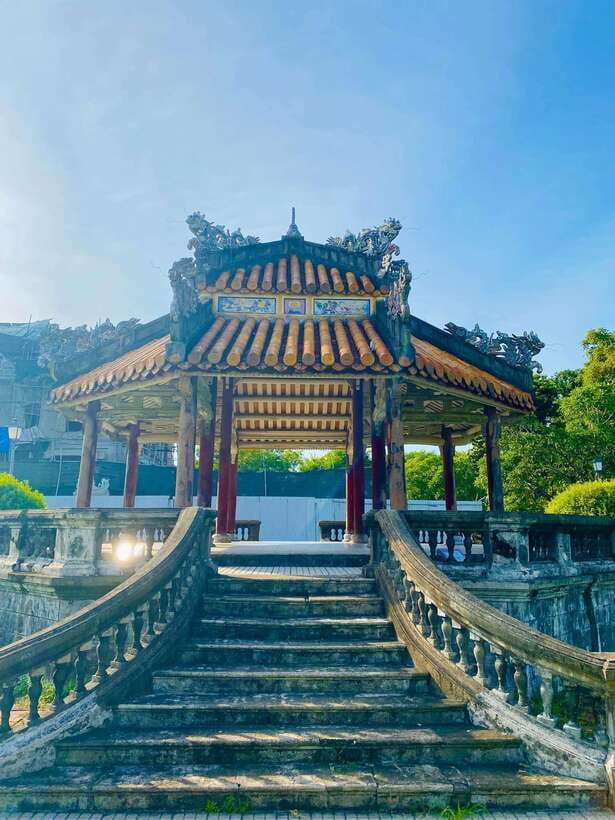 Hue Walking Tour to Imperial City and Dong Ba Market - Preparation and Recommendations
