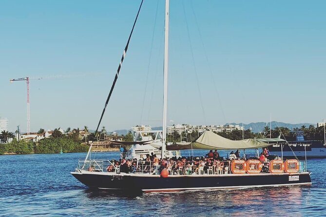 Humpback Whale Tour, 4 Hours with Food and Outdoor Bar - FAQ