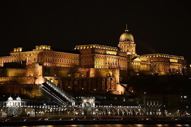 Hungarian History Walking Tour With Food Tasting - Good To Know