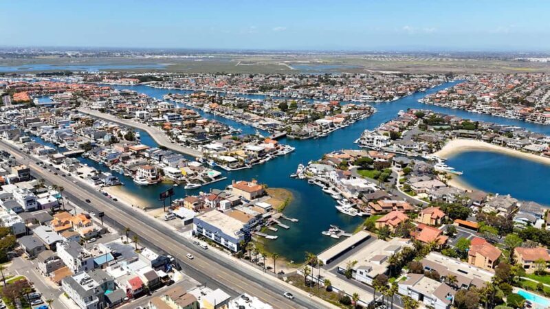 Huntington Beach: Stand Up Paddle Board Rental - The Scenic Setting: Huntington Harbour’s Canal Views