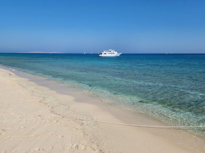 Hurghada: Three Hours on Magawish Island Tour by Speedboat - Customer Experiences