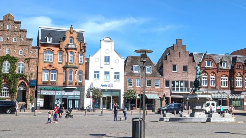 Husum: Romantic Old Town and Harbour Self-guided Tour - Experience Highlights