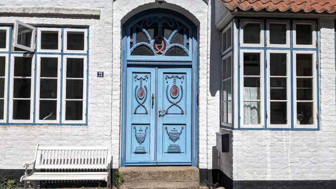 Husum: Romantic Old Town and Harbour Self-guided Tour - Exploring Husums History and Culture