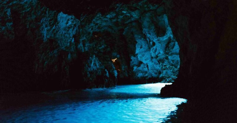 Hvar: Blue and Green Caves Boat Tour with Stiniva Beach - A Thorough Look at the Tour Experience