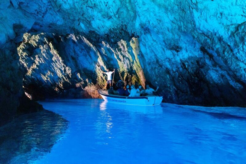 Hvar:Blue & Grenn Cave and Vis Island Private Speedboat Tour - FAQ