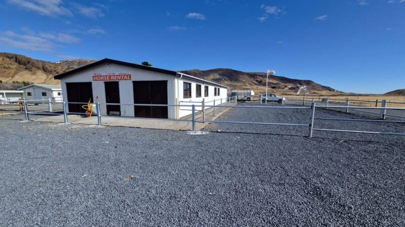 Hveragerði: Horseback Riding Tour for Beginners and - An Introduction to the Experience