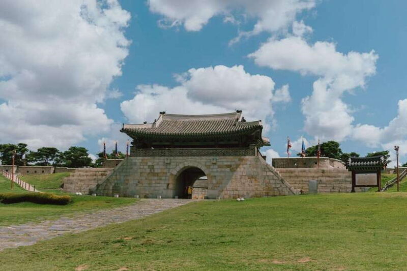 Hwaseong Fortress+Gwangmyeong Cave+Starfield Library Tour - Exploring the Highlights: What You Can Expect