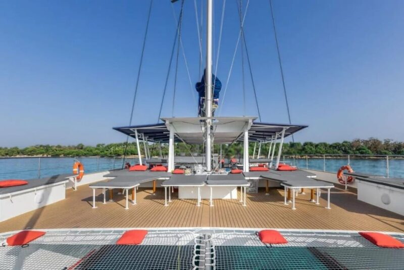 Hyères: Dinner Cruise on a Beautiful Catamaran at Bregançon - Itinerary and Schedule
