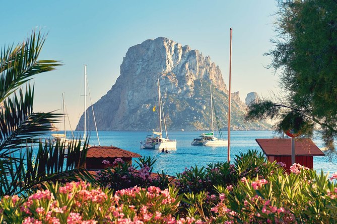 Ibiza Airport Transfers : Ibiza Airport IBZ to Ibiza Central in Luxury Car - Private and Personalized Tour