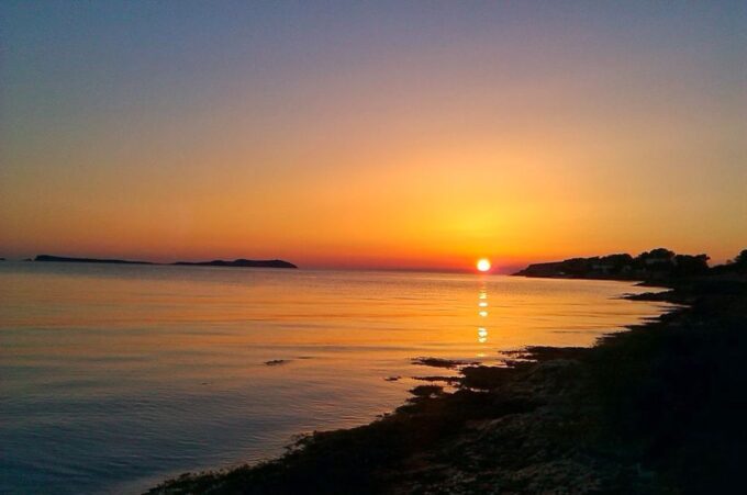 Ibiza: Beaches and Caves Instagram Boat Tour - Important Information