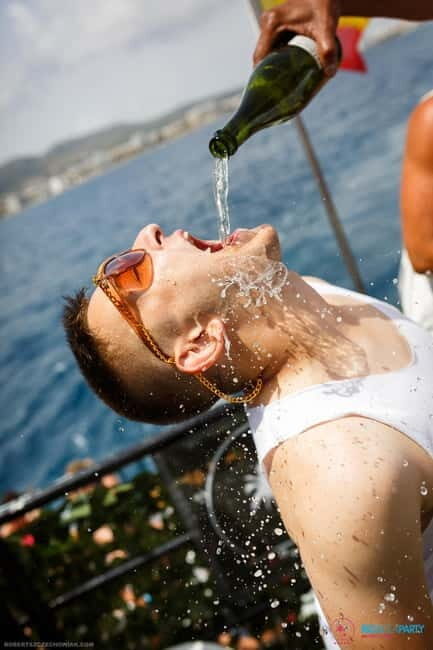 Ibiza Boat party with Premium boat and unlimited drinks - Key Points