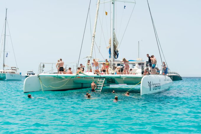 Ibiza: Catamaran Cruise to Formentera With Meal and Drinks - Meeting Point and What to Bring