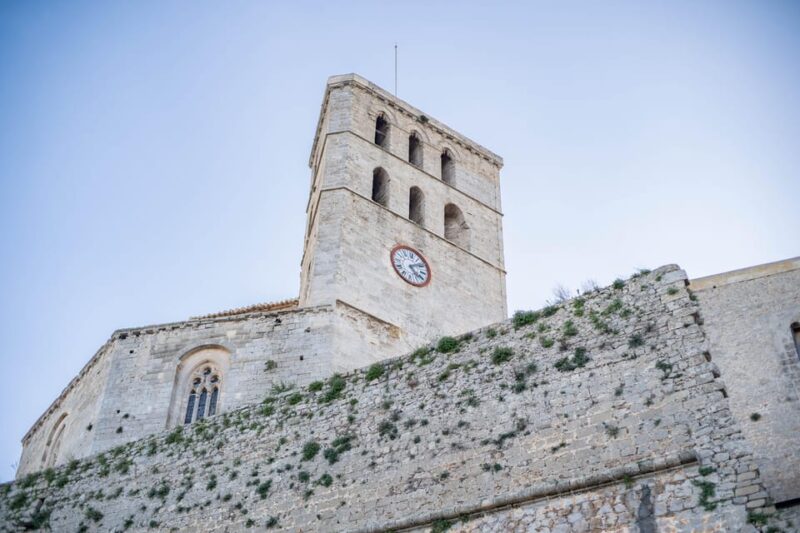 Ibiza: Dalt Vila Walking Tour With Sangría Workshop - Sangría Workshop: Creating Your Own Refreshing Drink