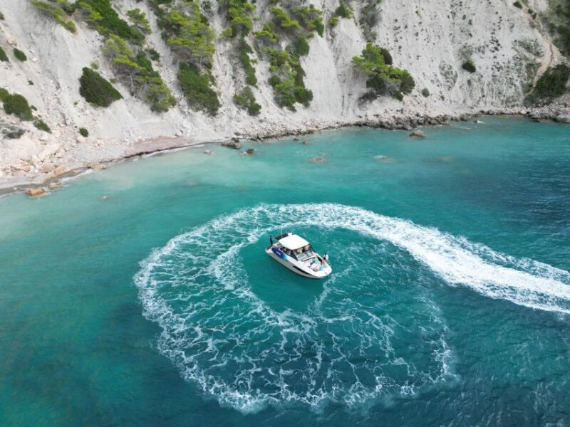 Ibiza Es Vedra: Private Boat Trip - Sunset and Drinks. - Onboard Amenities