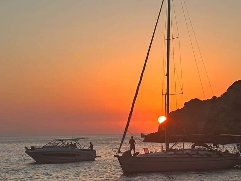 Ibiza: Formentera on a Sailboat. Private or Small Group - Key Points