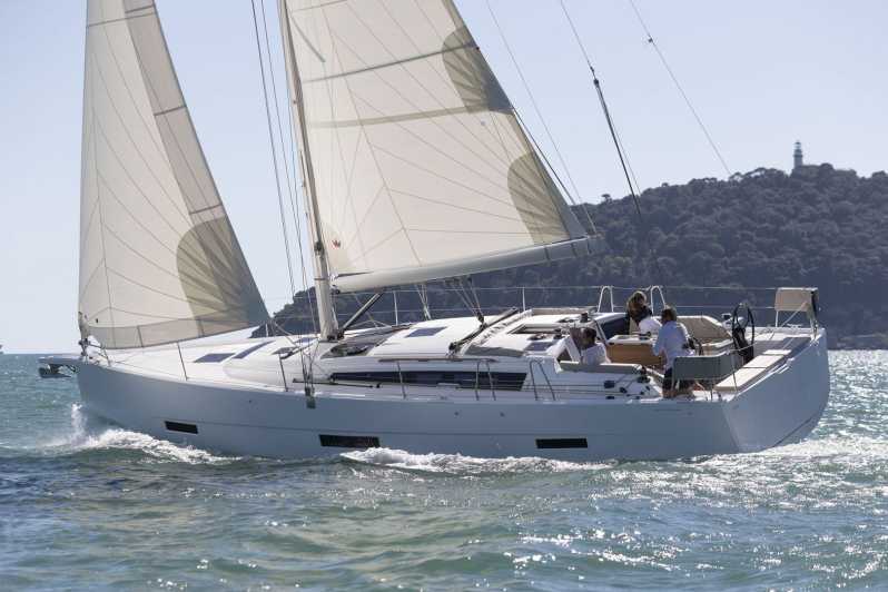 Ibiza: Midday or Sunset Sailing With Snacks and Open Bar - Included Amenities