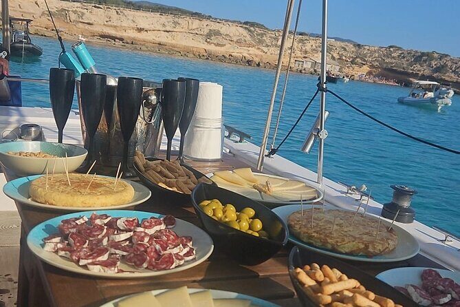 Ibiza: Private Sailboat with Tapas, Open Bar & Music - FAQ