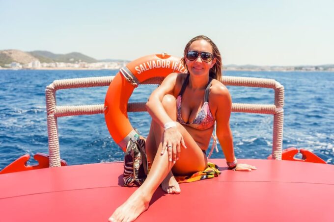 Ibiza: Secret Coves Guided Boat Tour With Open Bar and Tapas - Customer Feedback and Ratings
