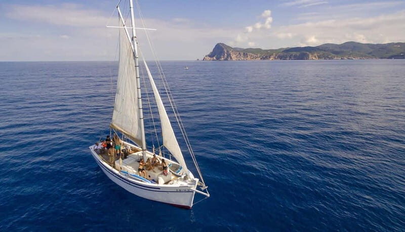 Ibiza: Sunset Private Sailboat with Tapas & Premim Open Bar - The Charm of the 1930s Sailboat