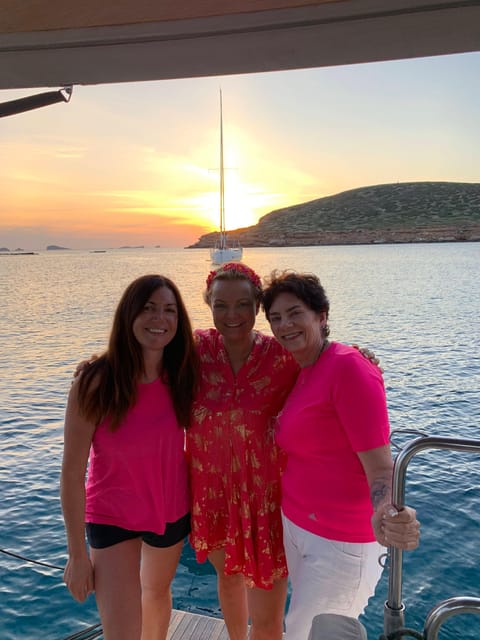 Ibiza: Sunset Sailing Tour With Wine - Inclusions and Amenities