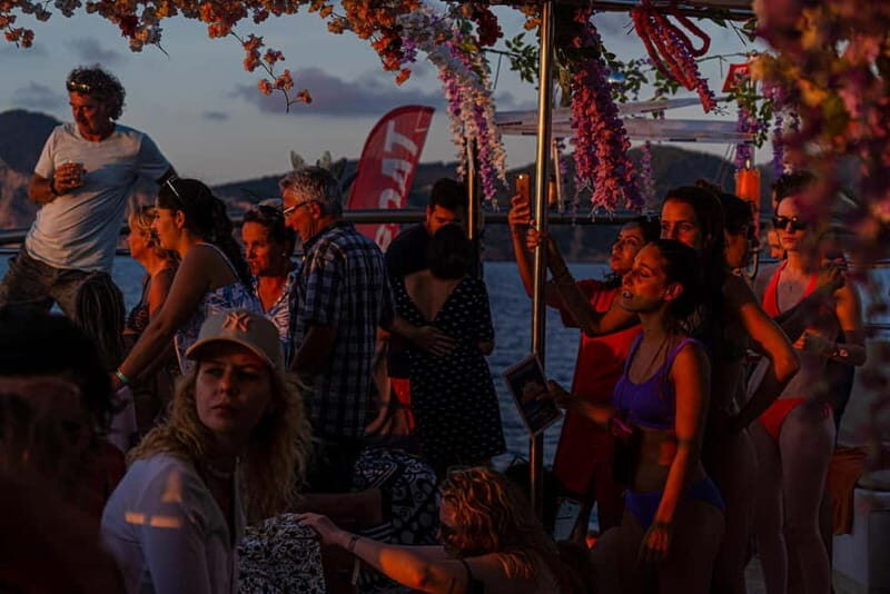 Ibiza: Sunset VIP Paella Cruise with drinks,Paddle Boarding - Pricing and Value