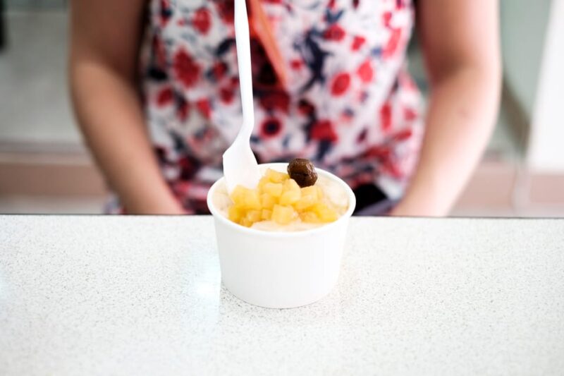 Iconic Food Tour: Local Street Food, Drinks & Sites - Food and Beverage Tastings