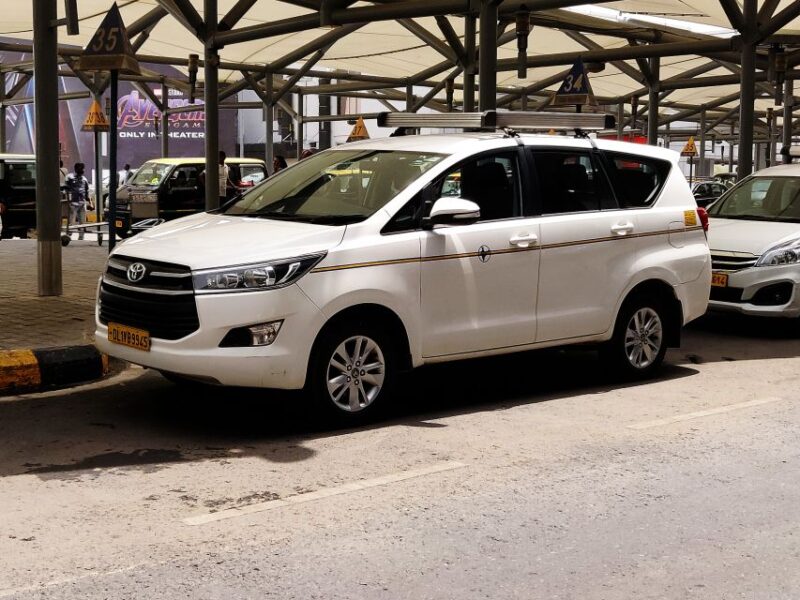 IGI Airport New Delhi: Private Hotel/Airport Transfer - Included Amenities