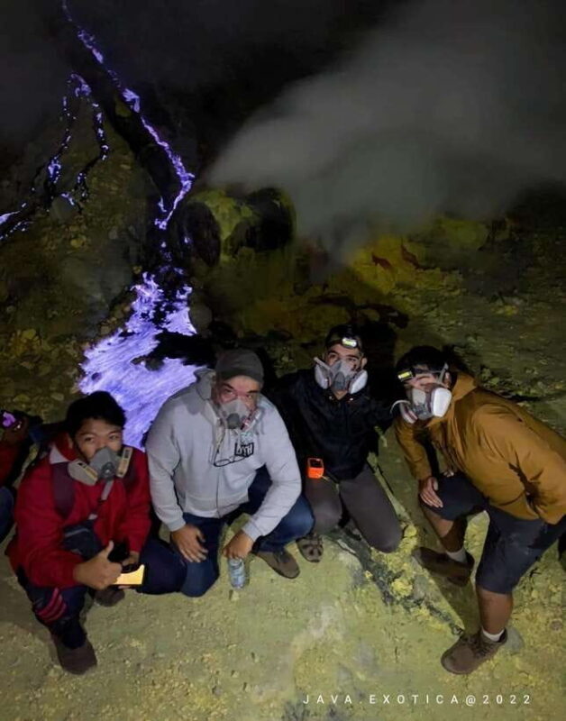 Ijen Crater : Blue Flame, Sunrise, and Sulfur Miners Trek - Key Points