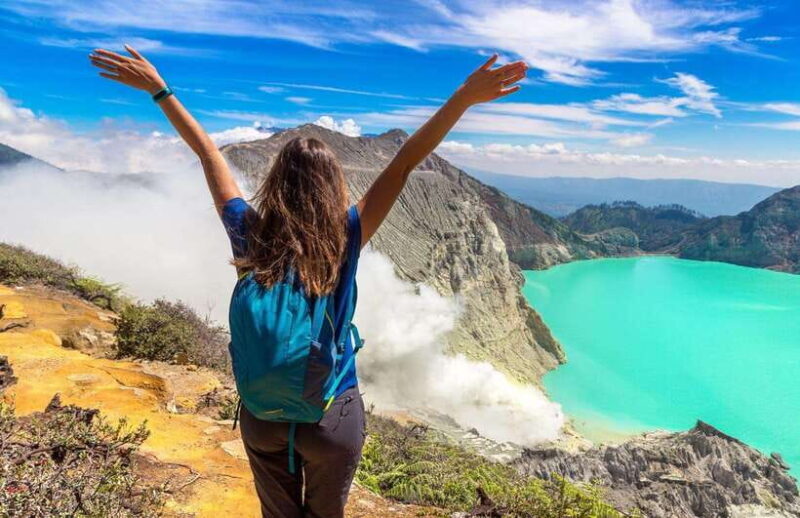 Ijen Crater Blue Flame Trek: Volcano & Sulfur Experience - Detailed Review of the Ijen Crater Blue Flame Tour