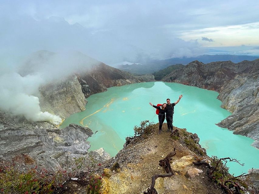 Ijen Private Tour: Stay With Locals In The Village (2D/1N) - Itinerary: Day 2 - Kawah Ijen Hike