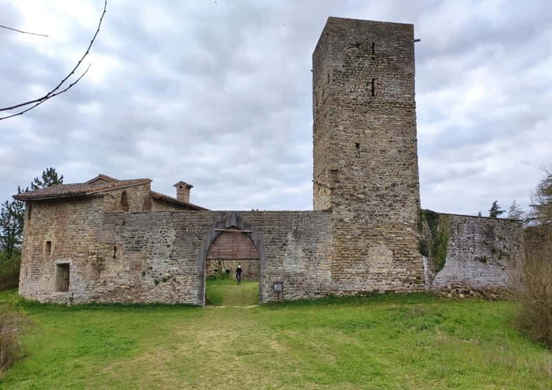 Il tour dei Castelli orientali di Gubbio: percorso in e-bike - Why Choose This Tour?