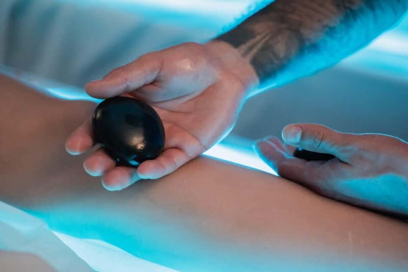 Ilha Terceira: Volcanic stone massage on a hot water mattress - Authentic, Local Elements