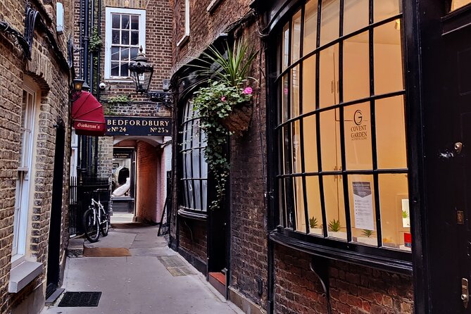 Immersive London Treasure Hunt Adventure - Outdoor Escape Room - Meeting and Pickup