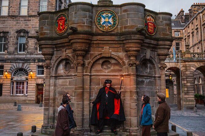 Immersive Old Town Ghost Walking Tour in Edinburgh - Who Should Consider This Tour?